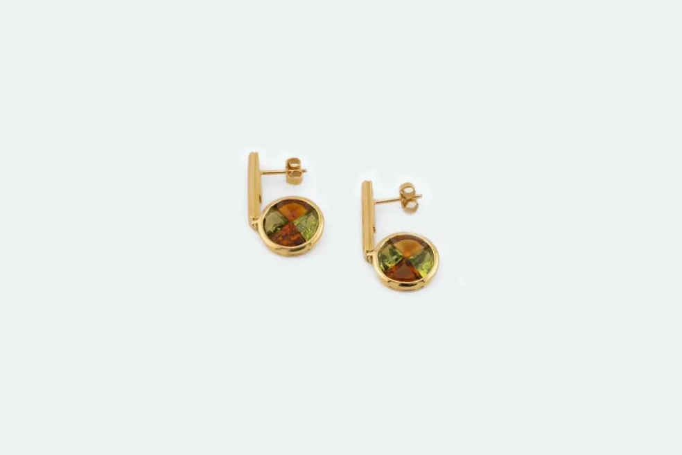 Boucles d'oreilles pendantes en or jaune avec pierres
