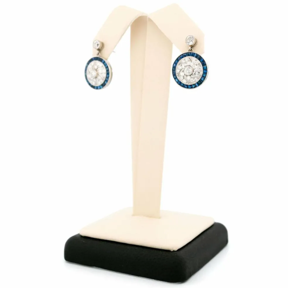 Boucles d'oreilles pendantes Platine Diamants et Saphirs
