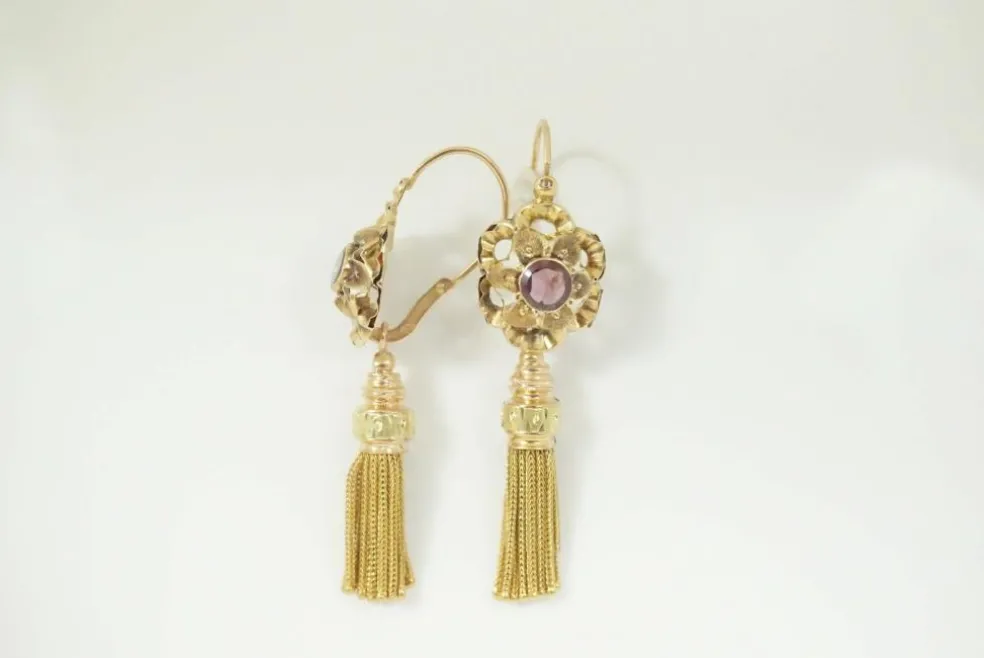 Boucles d'oreilles pendantes or et grenats Napoléon III