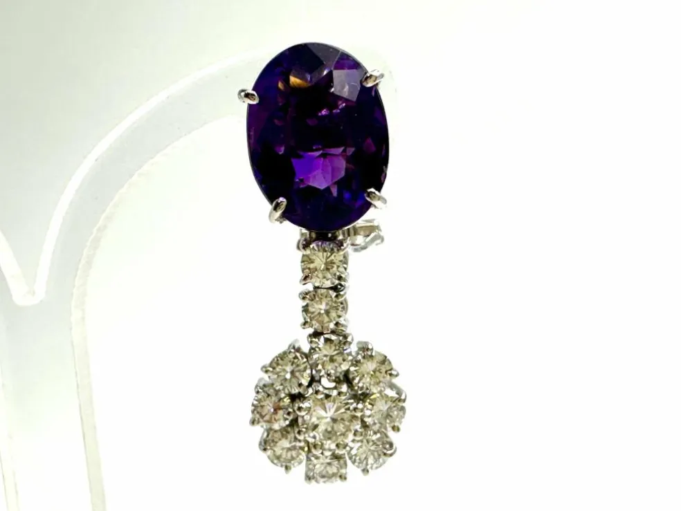 Boucles d'oreilles pendantes améthystes et diamants taille brillant