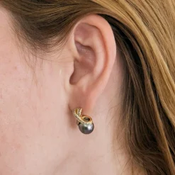 Boucles d'oreilles Perle de cultures de Tahiti, or jaune et diamants