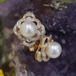 Boucles d'oreilles perles diamants ajourées