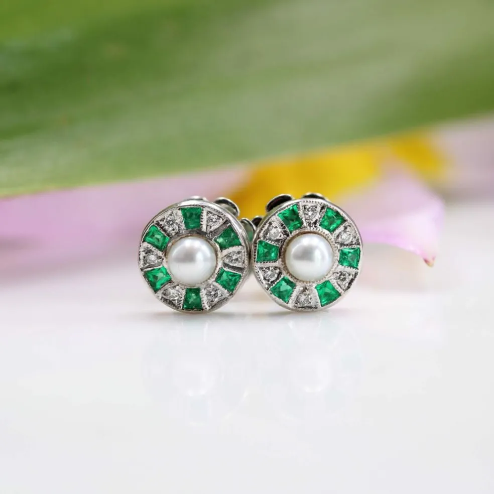 Boucles d'oreilles perles diamants et émeraudes calibrées