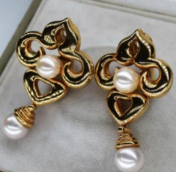 Boucles d'oreilles perlées anciennes