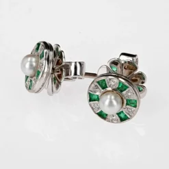 Boucles d'oreilles perles diamants et émeraudes calibrées