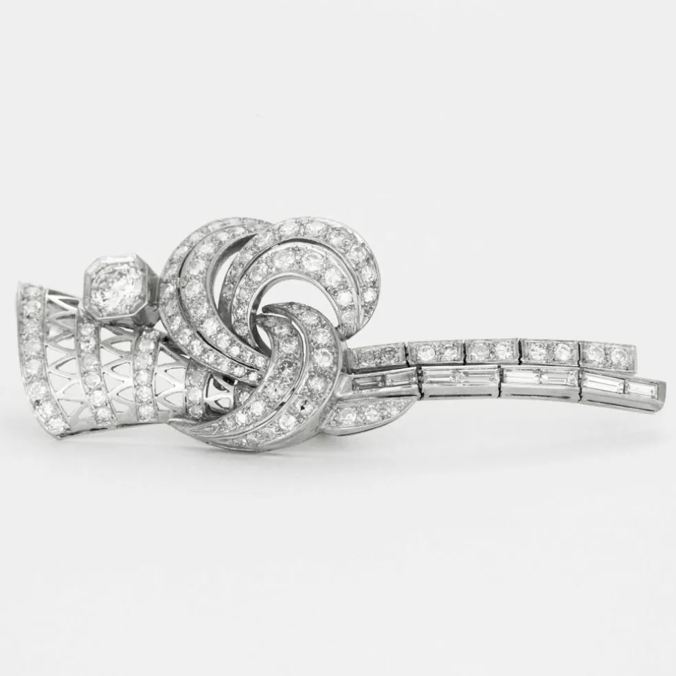 Boucles d'oreilles platine habillées de diamants