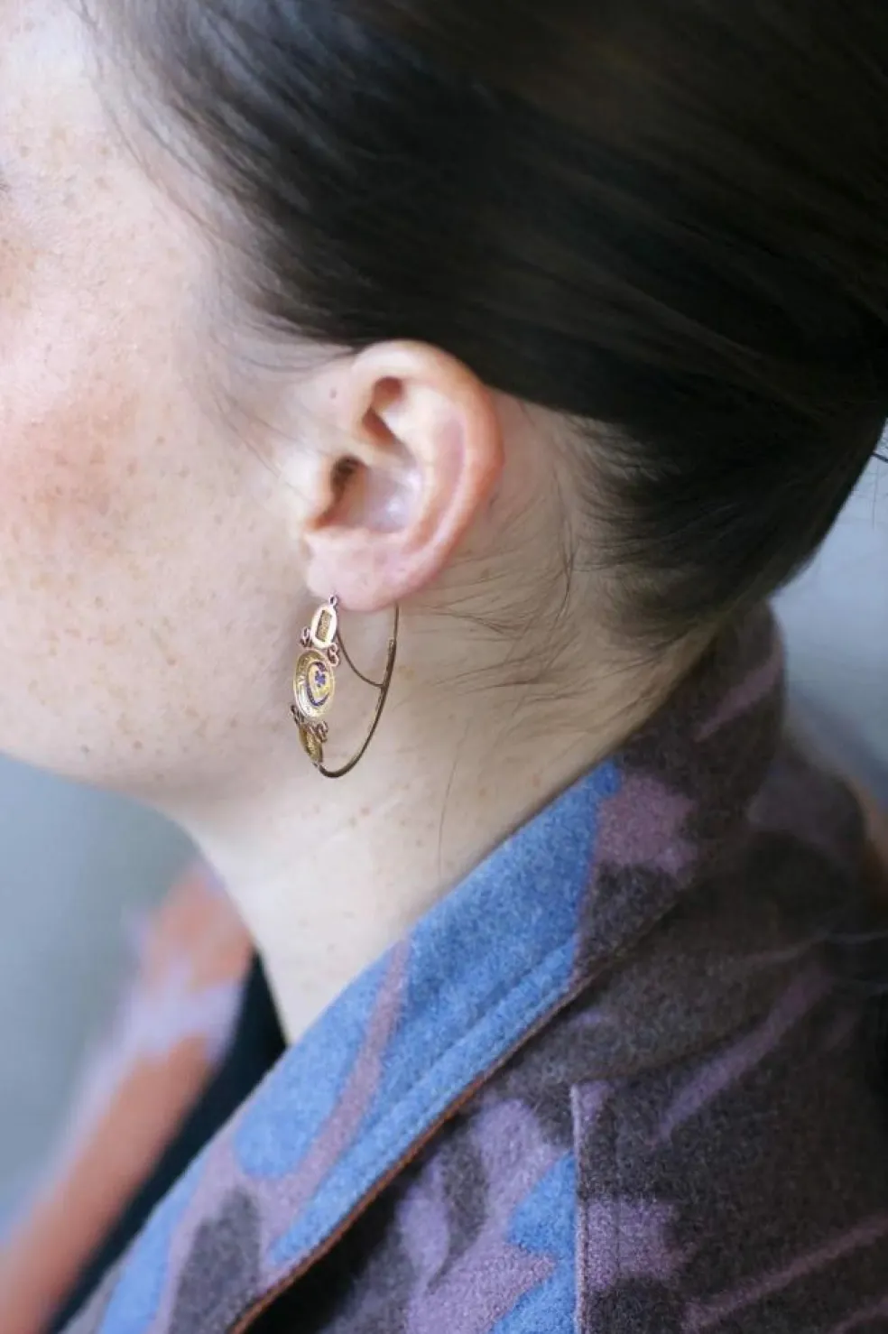 Boucles d'oreilles poissardes coeur et fleur émail sur or rose et jaune
