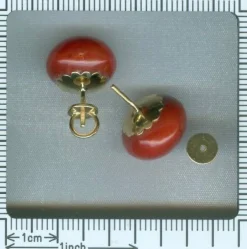 Boucles d'oreilles puces corail doré