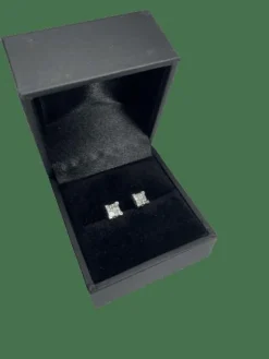 BOUCLES D'OREILLES PUCES DIAMANTS PRINCESSES