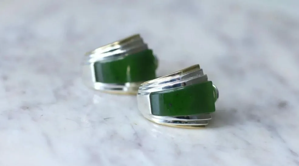 Boucles d'oreilles puiforcat par andré vassort jade sur or jaune et argent
