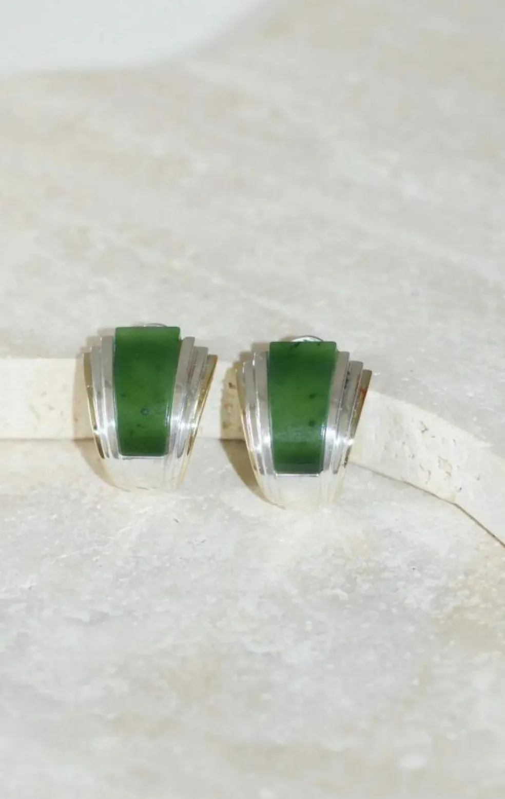 Boucles d'oreilles puiforcat par andré vassort jade sur or jaune et argent