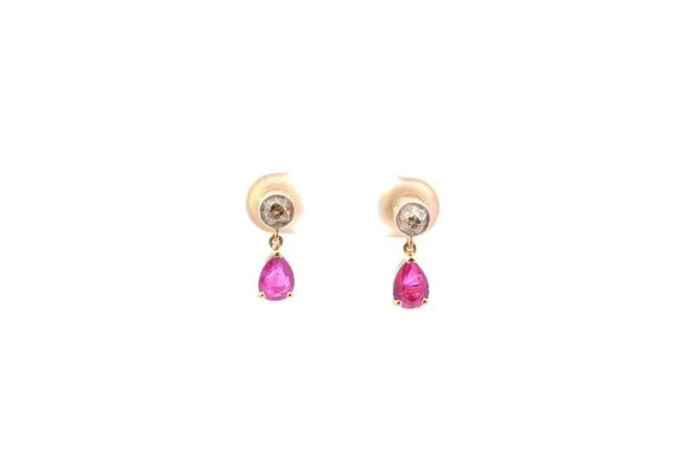 Boucles d’oreilles rubis et diamants