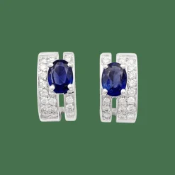 Boucles d'oreilles saphirs, diamants, or blanc.