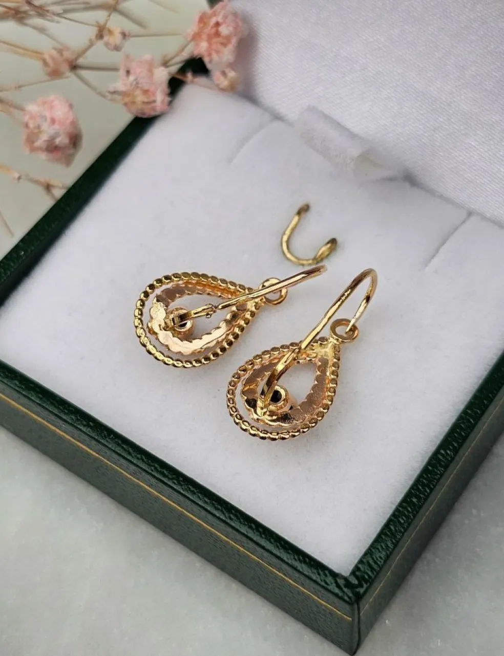 Boucles d'oreilles saphirs or rose