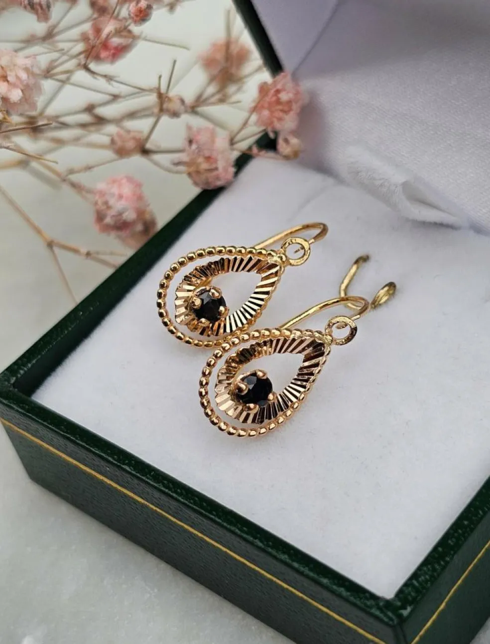 Boucles d'oreilles saphirs or rose