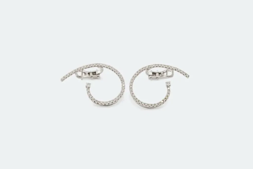Boucles d'oreilles spirales en or blanc et diamants