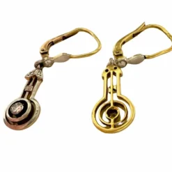Boucles d'oreilles style Art Déco 1930-35 en or et diamants
