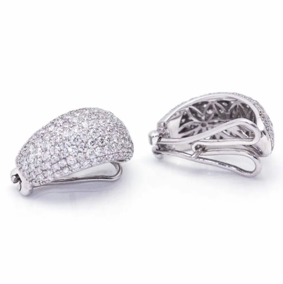Boucles d'oreilles TAUBE en or blanc, pavé de diamants