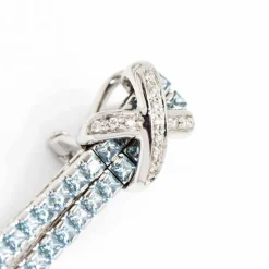 Boucles d'oreilles Topazes Diamants Or blanc