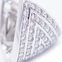 Boucles d'oreilles triangle en or avec diamants