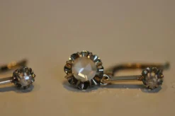 Boucles d'oreilles victoriennes en or jaune et diamants taille rose