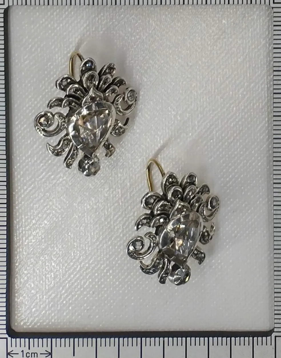 Boucles d'oreilles victoriennes diamants taille rose
