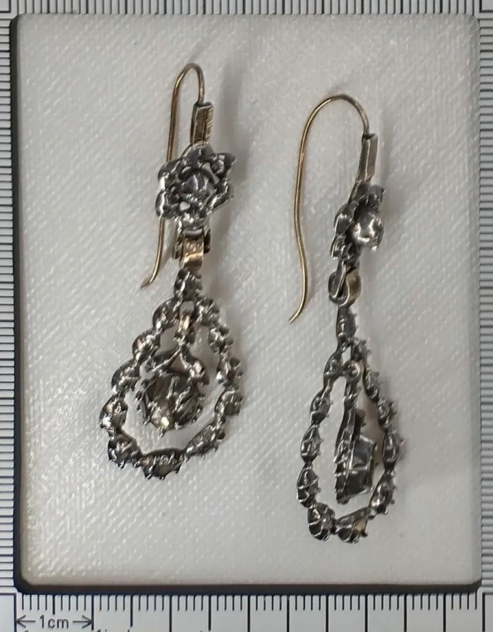 Boucles d'oreilles victoriennes élégantes avec diamants taille rose