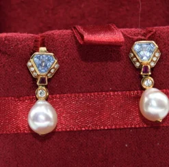 Boucles d'oreilles vintage en perles Akoya et rubis aigue-marine