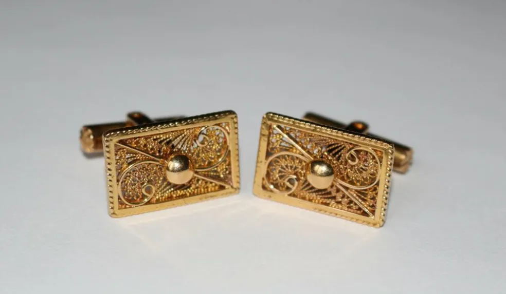 Boutons de manchette or jaune ajourés
