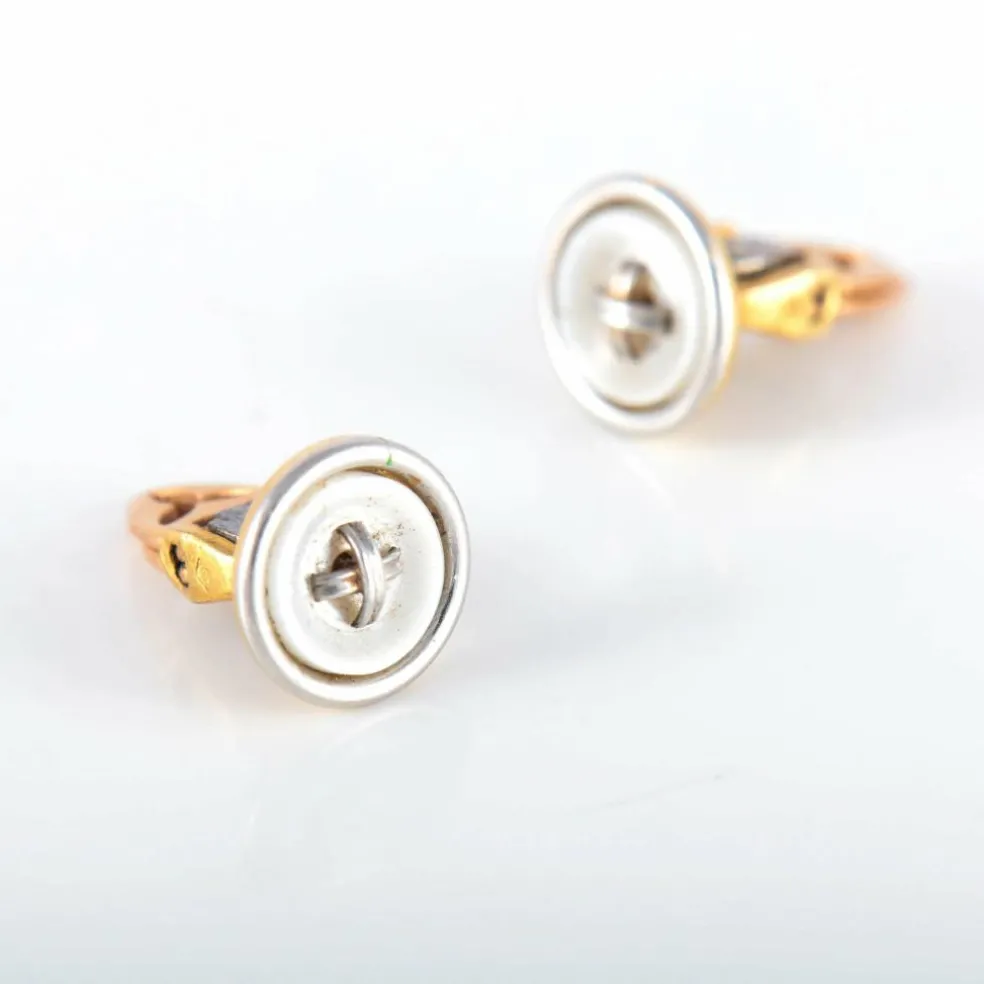 Boutons de manchettes or et nacre