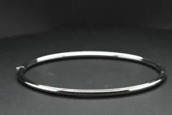 Bracelet alliance ovale en or blanc