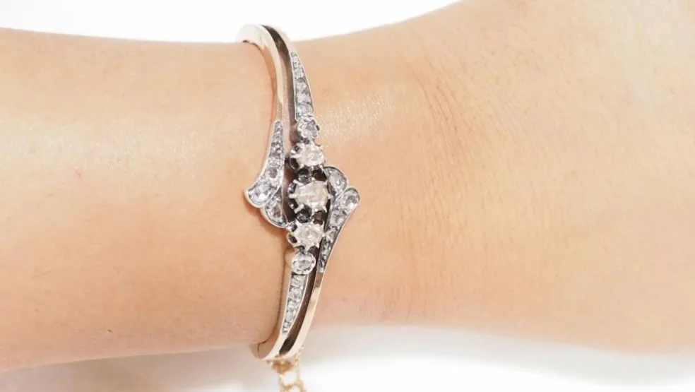 Bracelet ancien en or rose et argent serti de diamants