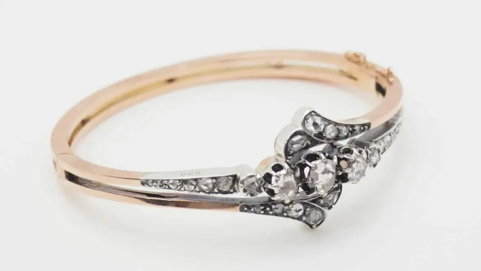 Bracelet ancien en or rose et argent serti de diamants