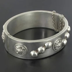 Bracelet ancien jonc argent décoré