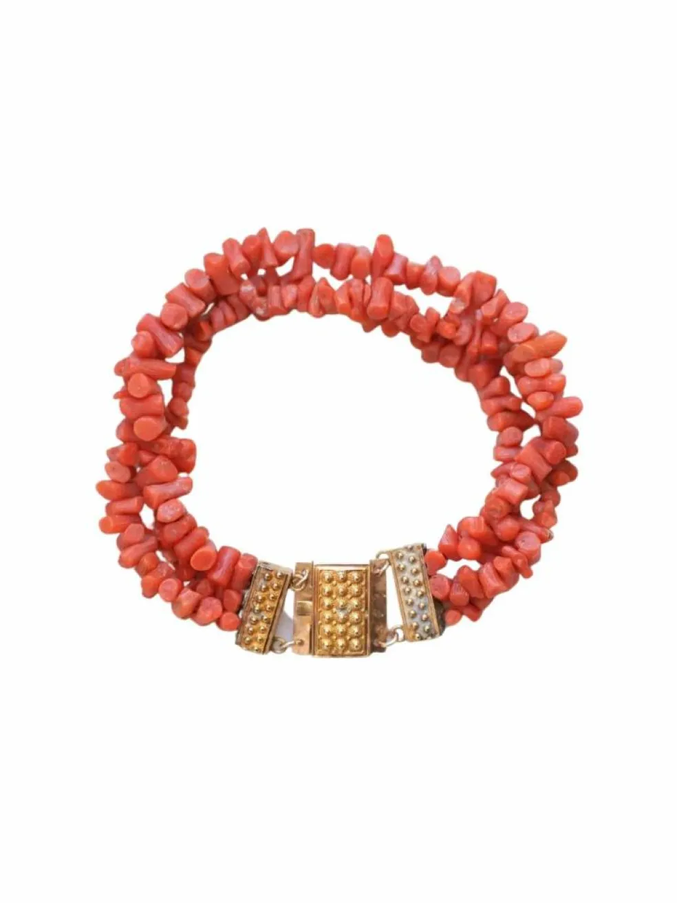 Bracelet ancien trois rangs de corail, fermoir or