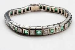 Bracelet Art-déco Or blanc Diamants Emeraudes