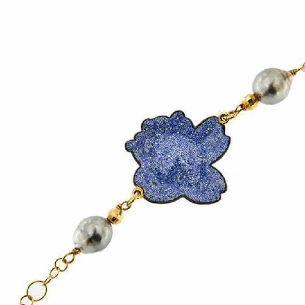 Bracelet avec fleur en émail et perles