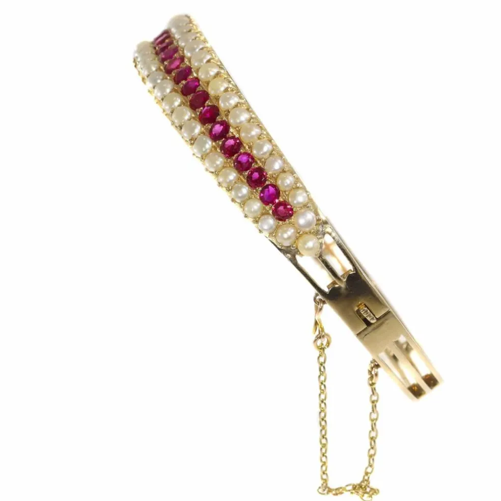 Bracelet avec rubis naturels et perles