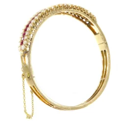 Bracelet avec rubis naturels et perles