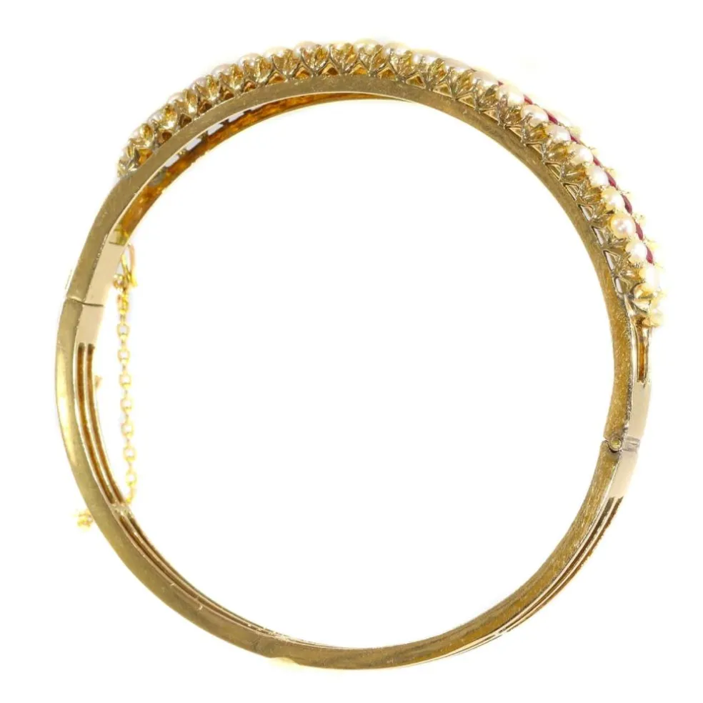 Bracelet avec rubis naturels et perles