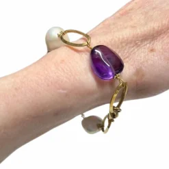 BRACELET CONTEMPORAIN EN OR 18 KT AVEC AMÉTHYSTE ET PERLE