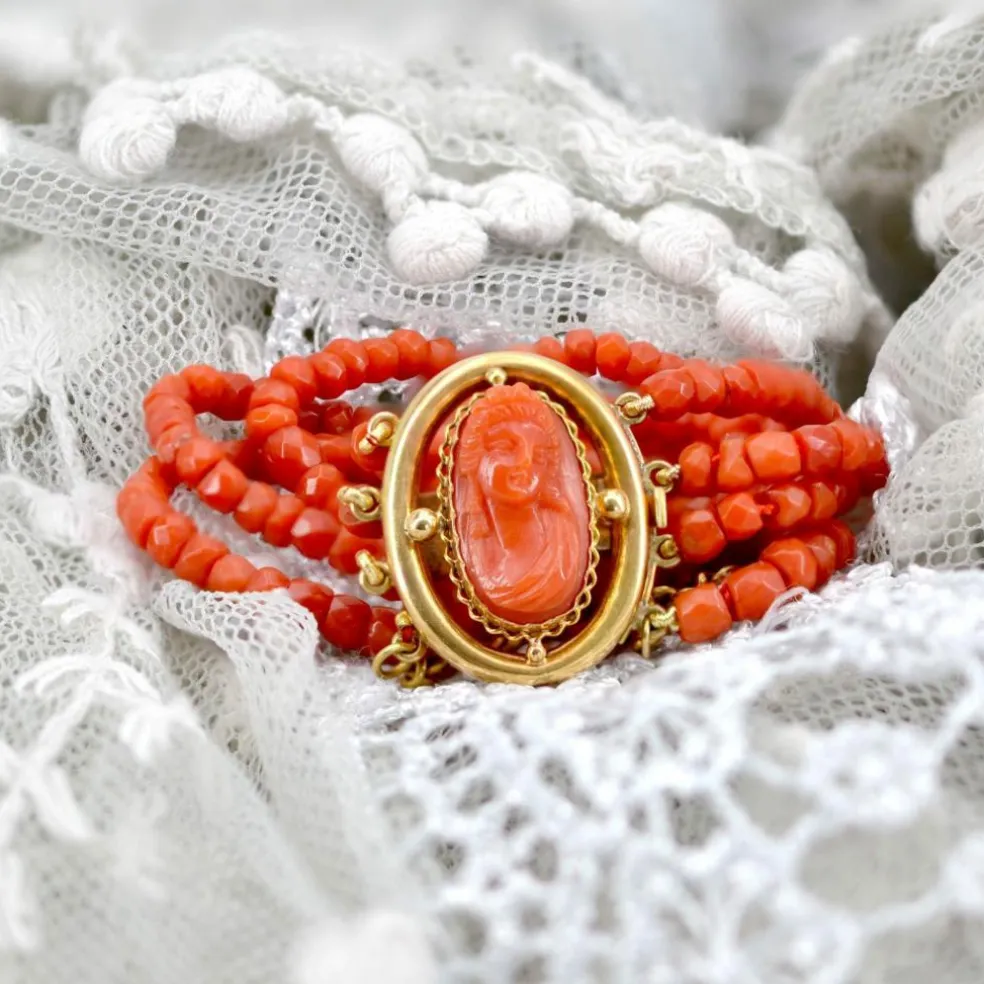 Bracelet corail et or ancien