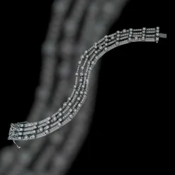 Bracelet de type Rivière à 4 fils en or blanc et brillants