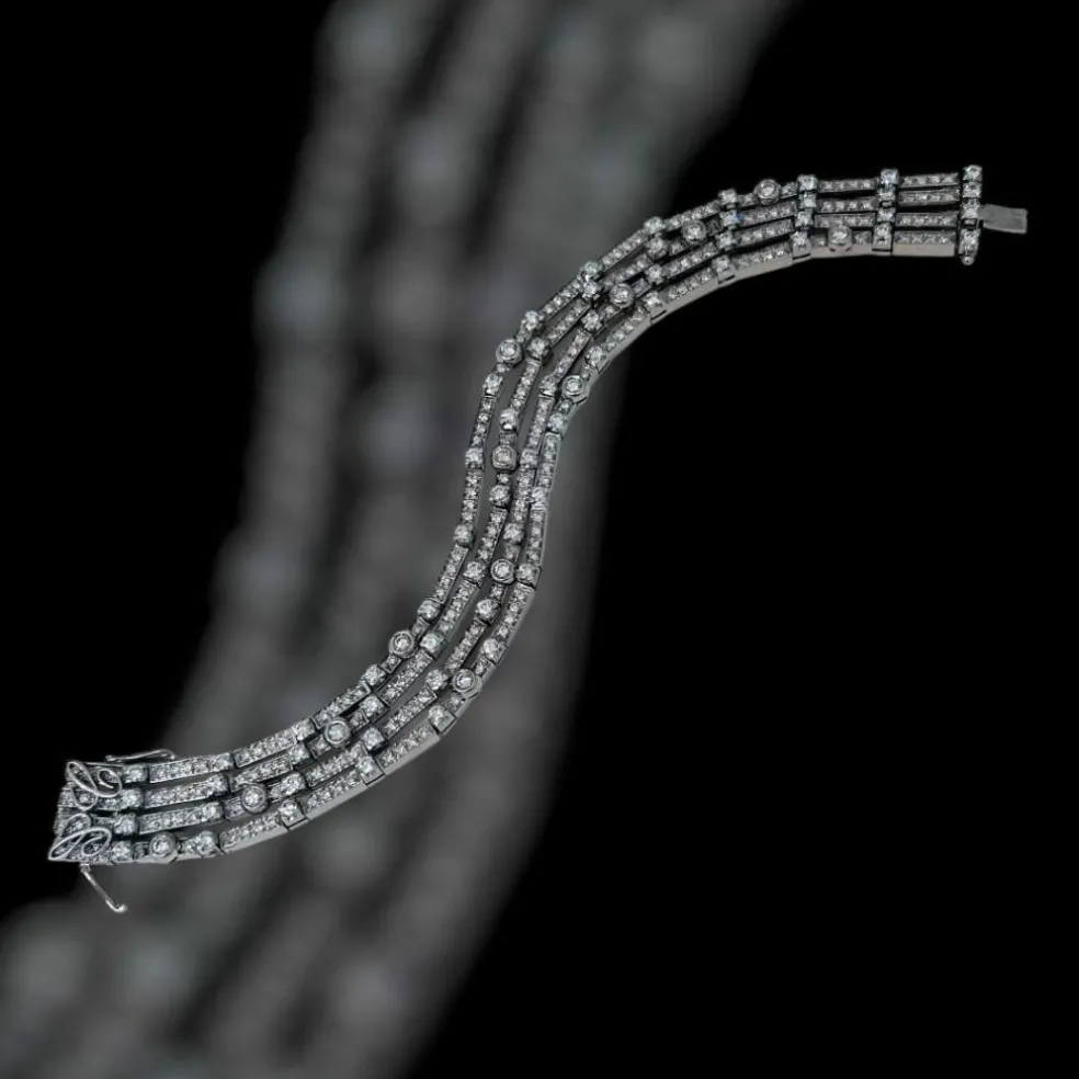 Bracelet de type Rivière à 4 fils en or blanc et brillants