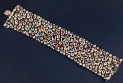 Bracelet dentelle serti de saphirs