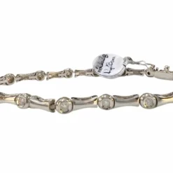 Bracelet en or au design contemporain avec diamants