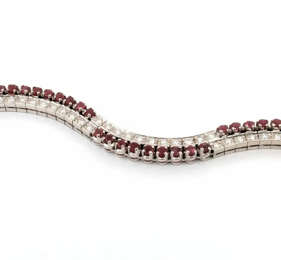 Bracelet en or blanc avec diamants et rubis