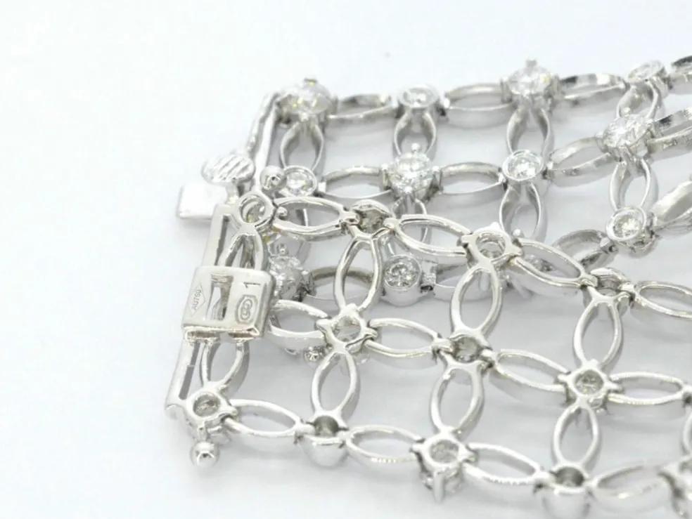 Bracelet en or blanc avec diamants