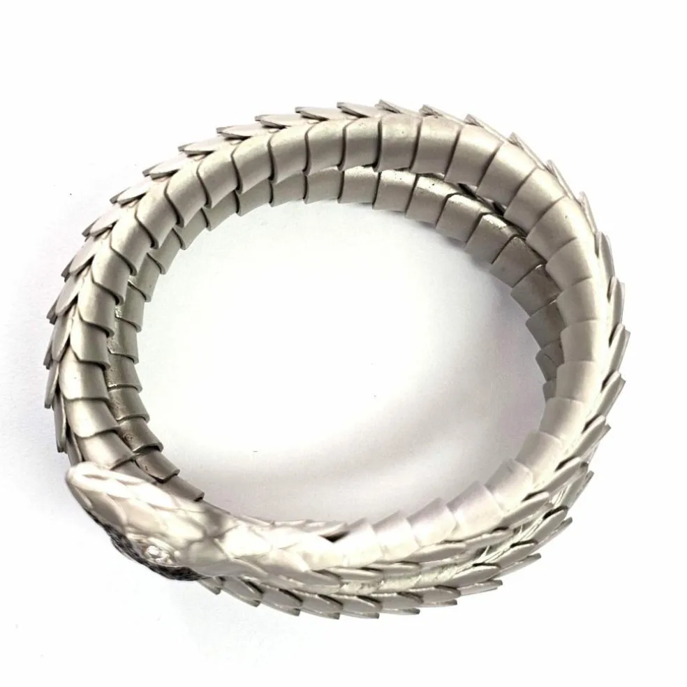 Bracelet en or blanc et argent avec diamants blancs et noirs
