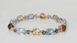 Bracelet en or blanc et pierres fines